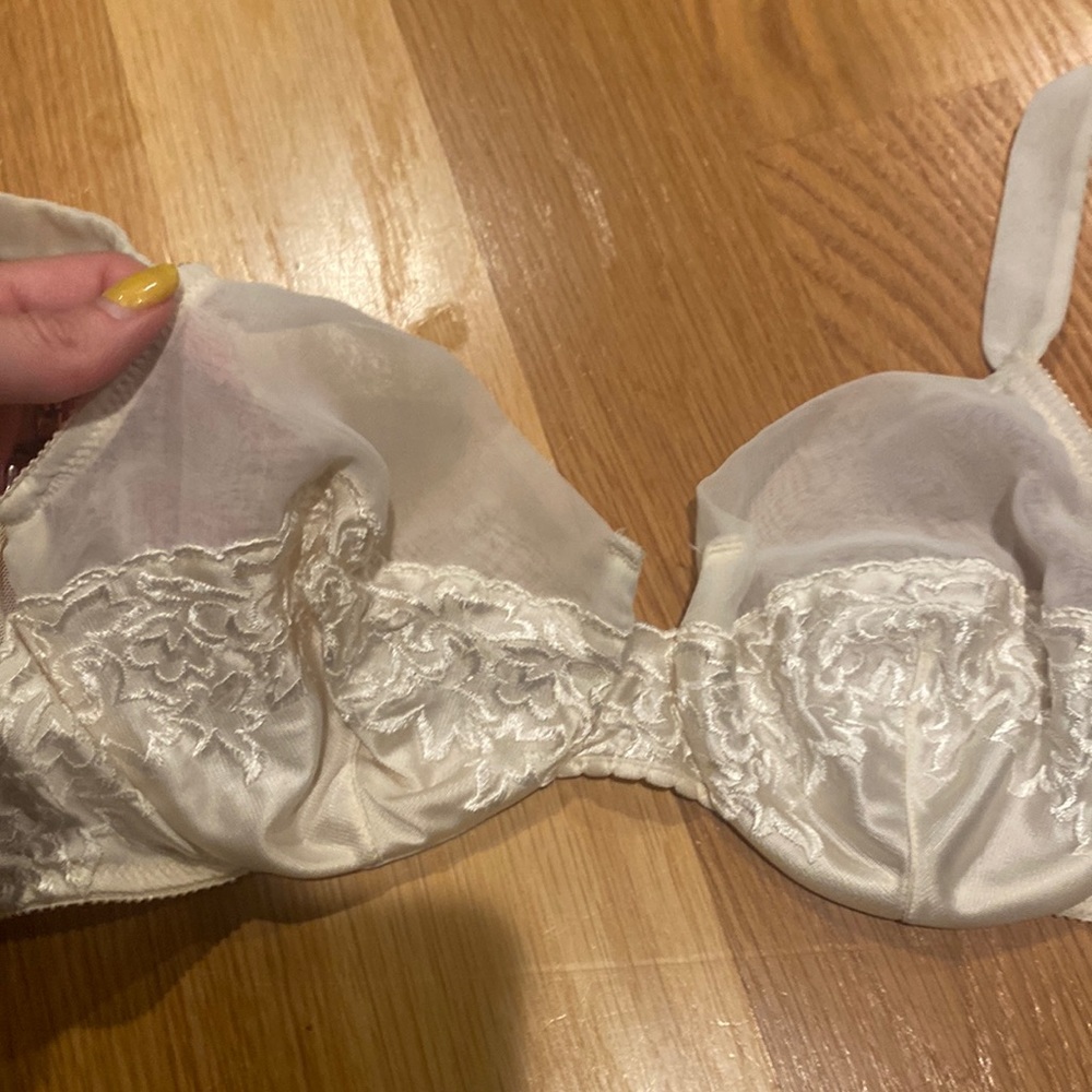 Vintage 1980 sheet bra
